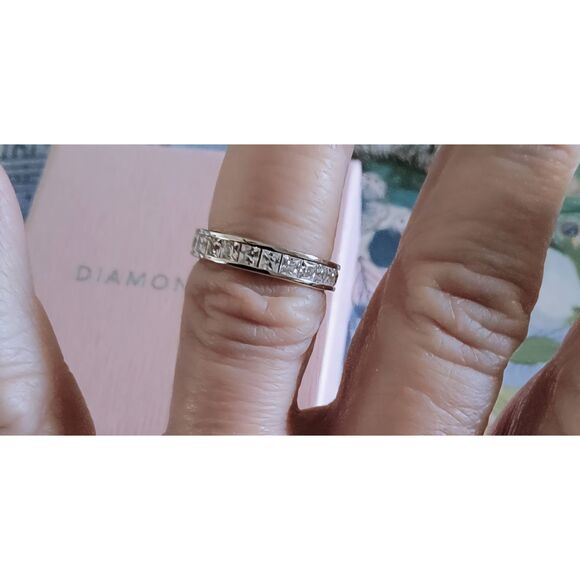 Stunning 3 Ct. DIAMONIQUE Princess Cut Channel Set Eternity Band Ring Sz 7 - Picture 3 of 3